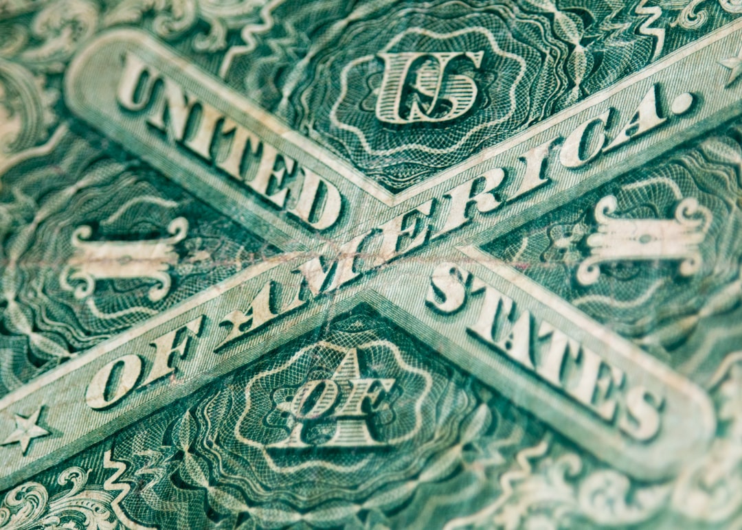 Close up of shot of the back of Series 1917  bill